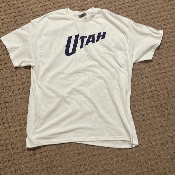 Gildan Other - New Utah Jazz T-shirt